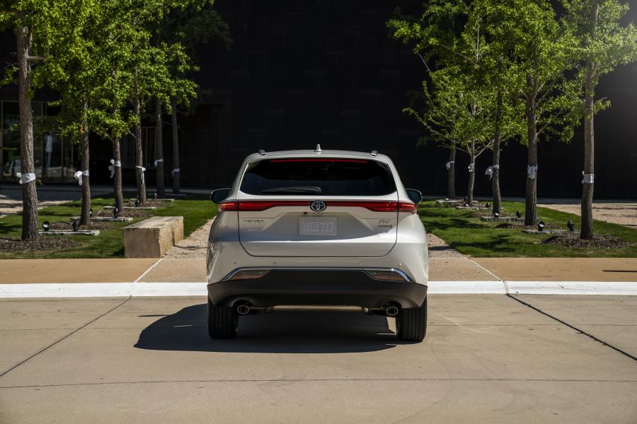  Toyota Venza Hybrid XLE 2020 года  (фото 10 из 35)